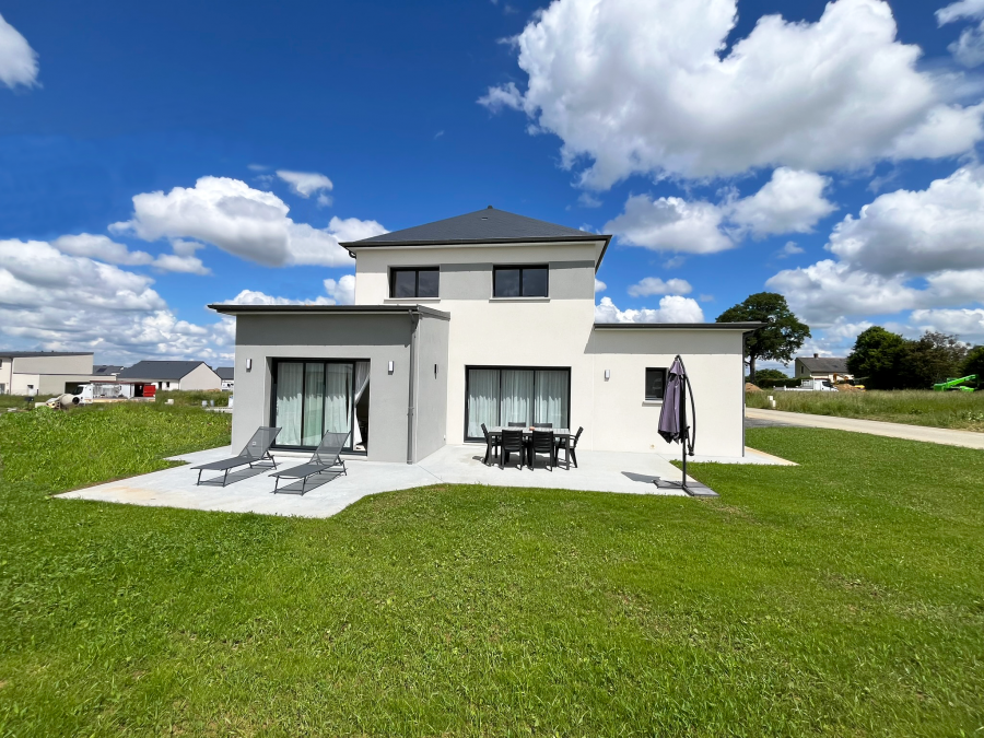 Façade arrière d'une maison moderne