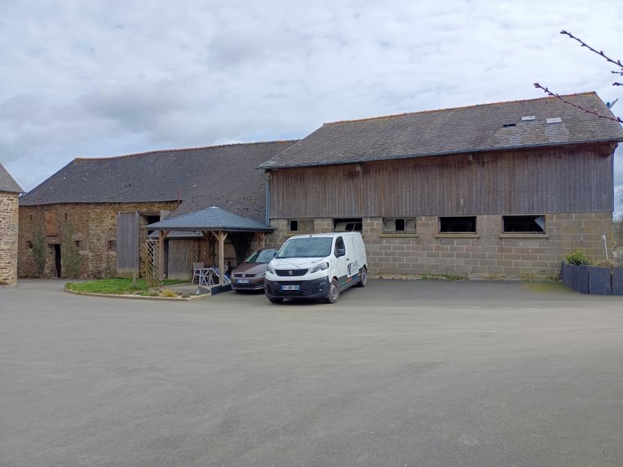 Façade avant de la bâtisse avant rénovation