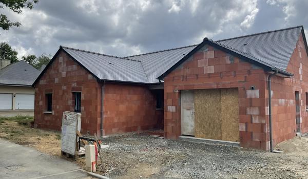 Façade avant de cette construction en cours