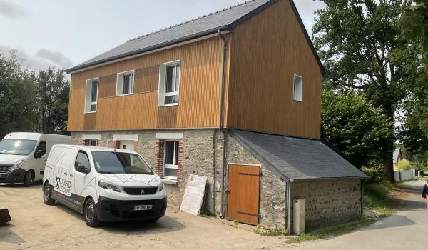 Rénovation en cours d'une longère avec surélévation bois